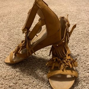 Beige fringe sandal wedges size 6